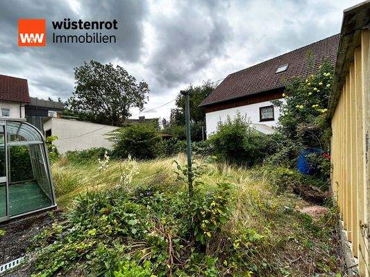 EG Garten: Ein Blick ins Grüne – wilder Gartenzauber mit Platz für eigene Ideen