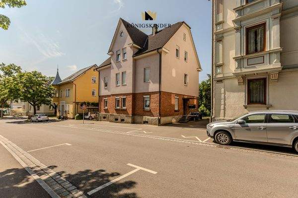 ...Blick von der Straße...