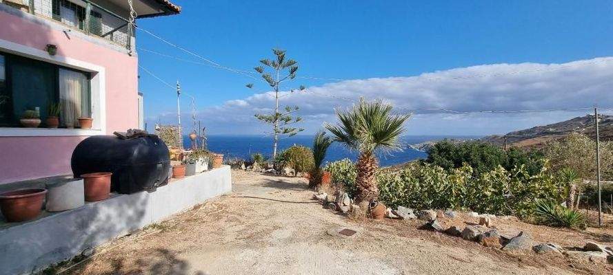 Kreta, Agia Pelagia: Freistehendes Haus mit traumhaftem Meerblick zu verkaufen