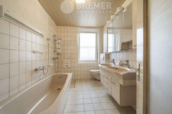 EG rechts, Badezimmer