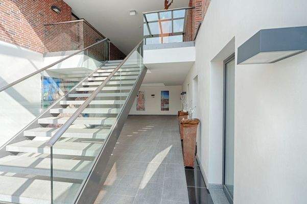 Haupteingangshalle Haus.png