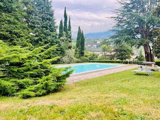 Meran-Obermais-Schwimmbad-Park-AltoAdige-Bilocale-Vollmöbliert-Saniert