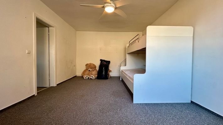 Zimmer 1 OG
