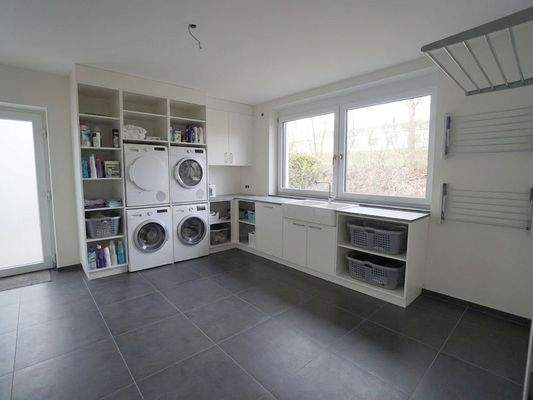 Hauswirtschaftsraum (Wohnbeispiel KI)