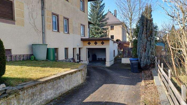 Zufahrt Garage+ Keller