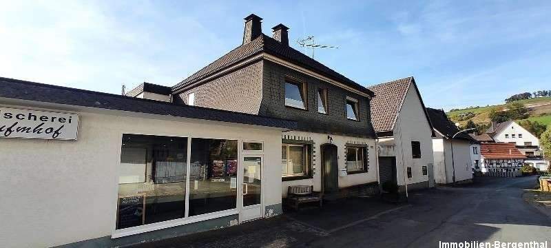 Ladenlokal, Haupthaus und Scheune