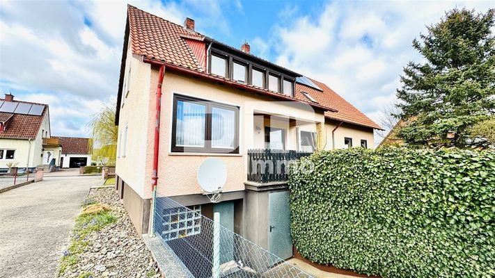Rückansicht / Zufahrt ehem. Garage
