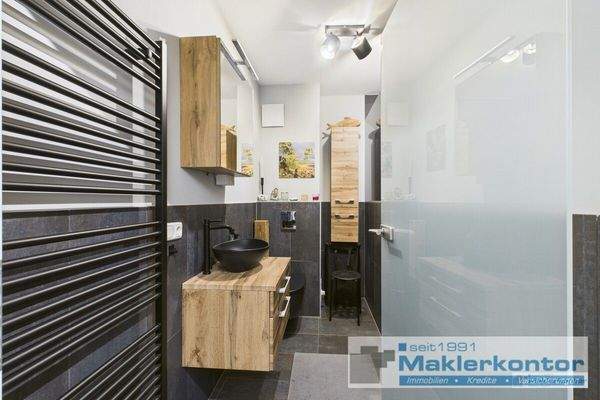 Badezimmer mit Fußbodenheizung