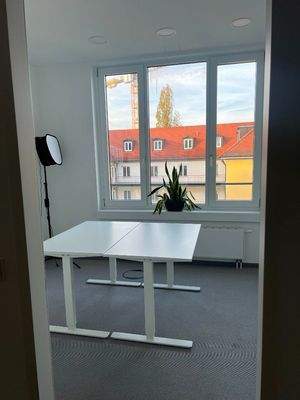 kleinerer Büroraum(Meetingraum)