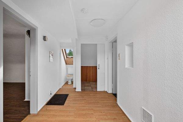 Flurbereich im Dachgeschoss.jpg