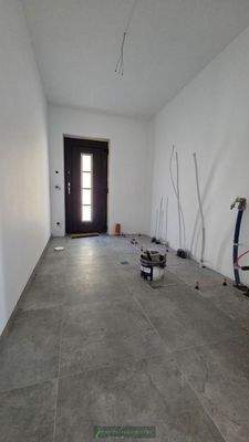 Hauswirtschaftsraum - mit Nebenausgang NOCH OHNE Technik