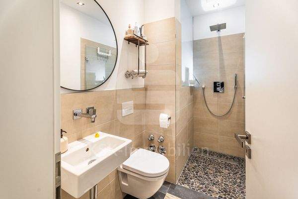 Badezimmer Obergeschoss Hinterhaus 