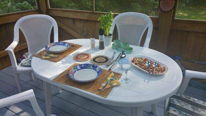 Leckeres Essen in der Pergola