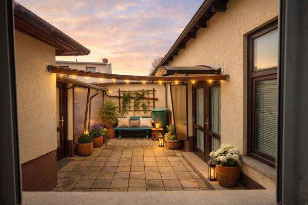 Innenhof KI generiert