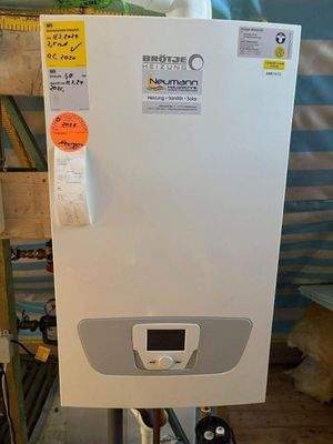 Neuwertige Heizung auf dem Dachboden