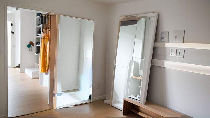 Diele mit Zutritt zum Wohnbereich