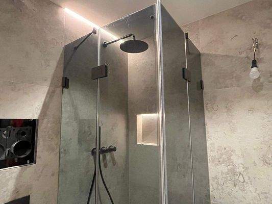 Gäste-Duschbad im 4. OG