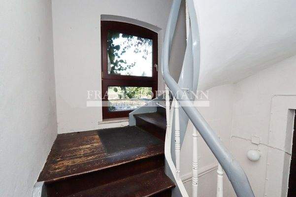 V10110 Treppenhaus EG