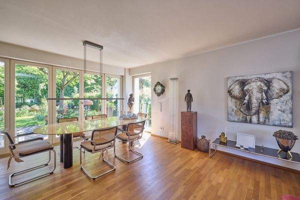 Esszimmer Hauptwohnung