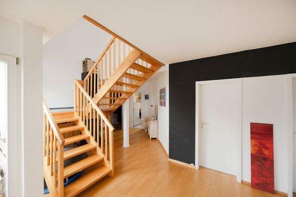 Der offene Treppenaufgang zur oberen Ebene