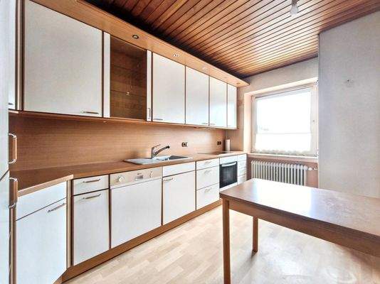 Küche mit Einbauküche