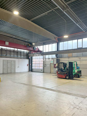 Innenansicht Halle - JLL