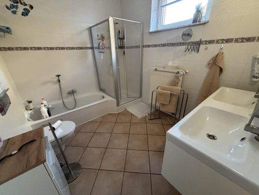 Badezimmer / Dusche EG