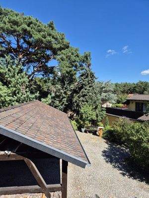 Blick Carport zur Dachterrasse