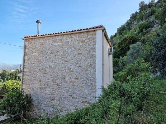 Kreta, Paidochori: Ländliches Steinhaus mit freier Aussicht zu verkaufen