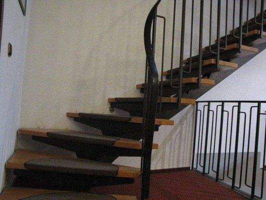 Aufgang zum 2. OG