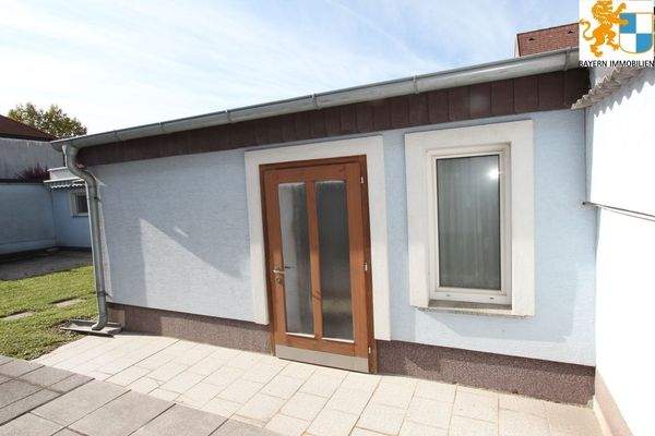 Eingang-Nebengebäude