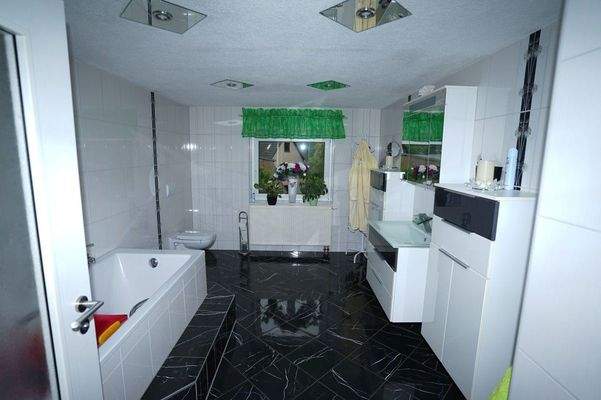 Bad OG vermietetes Haus