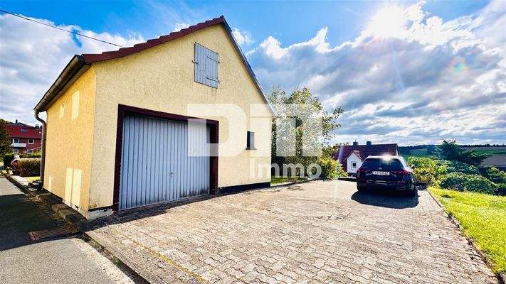 Nebengebäude / Gartenbereich 2 / 4x PKW Stellplatz