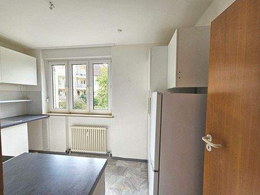 Wohnküche mit Fenster, Einbauküche