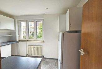 Wohnküche mit Fenster, Einbauküche