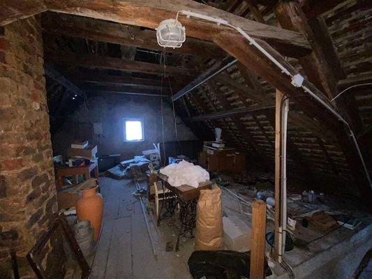 ausbaufähiger Dachboden