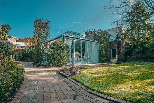 Blick auf das Schwimmbad