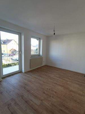 Zimmer mit Balkon.jpeg