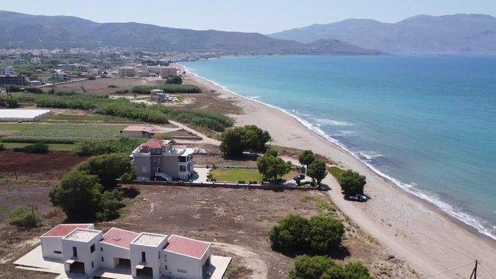 Kreta, Kissamos: Grundstück in unmittelbarer Meernähe zu verkaufen