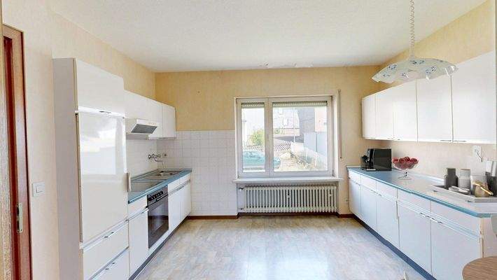 OG geräumige Küche