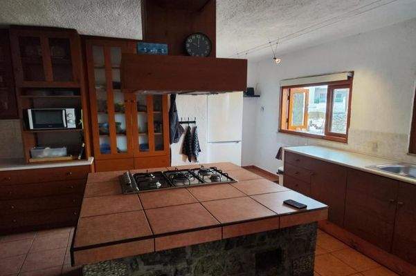 Kreta, Kavousi: Traditionelles Dorfsteinhaus mit Gästehaus zu verkaufen