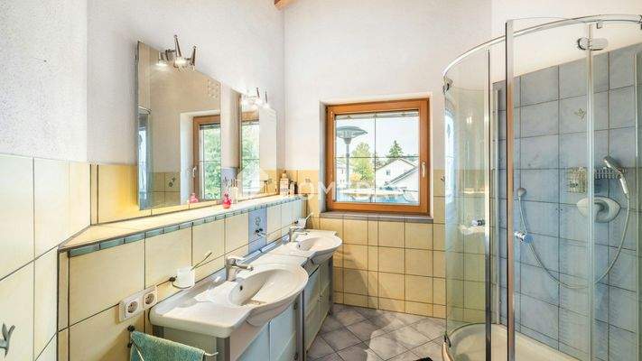 2. OG Badezimmer 2 1