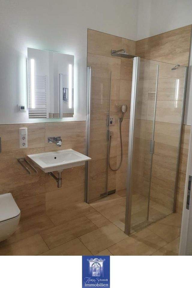 Eindrucksvoll und attraktiv Wohnen in exklusiver Lage am historischen Neumarkt! - Photo 5