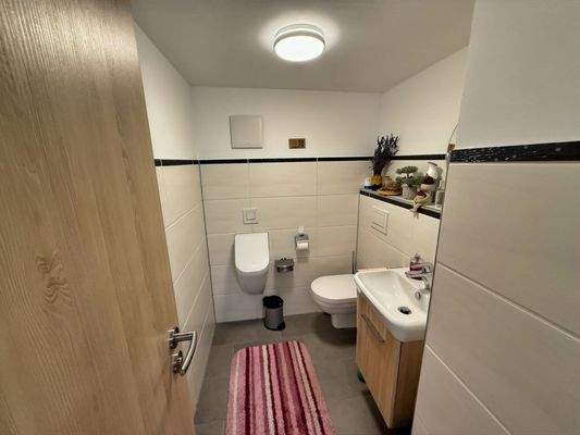 sep. Gäste-WC - 1. OG