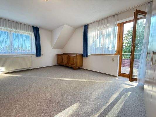 Zimmer mit Balkonzugang