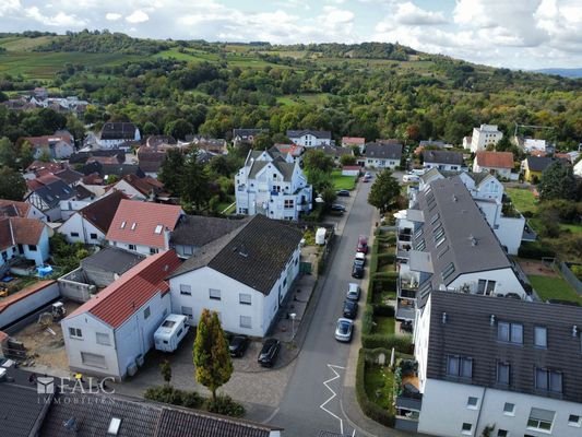 Ansicht Haus und Nachbarschaft