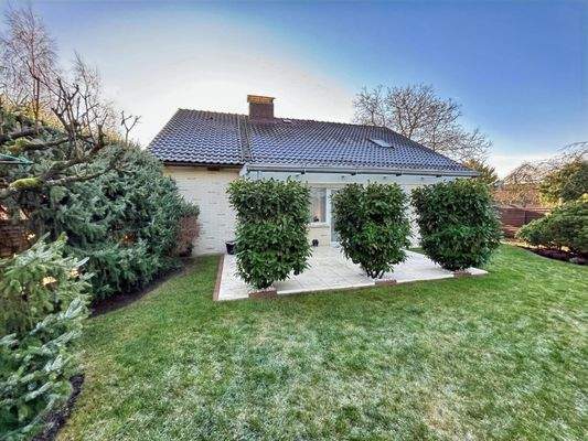 Blick aus dem Garten in Richtung Nordseite des Hauses