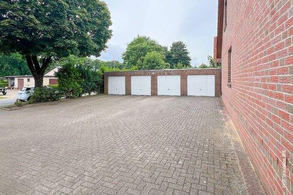 Garagen und Stellplätze