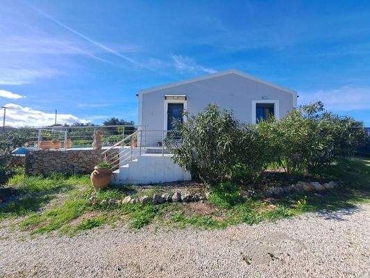 Kreta – Modernes Neubauhaus mit privatem Pool und Bergblick