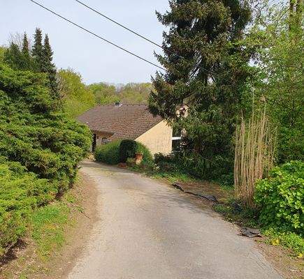 Zufahrt zum Anwesen